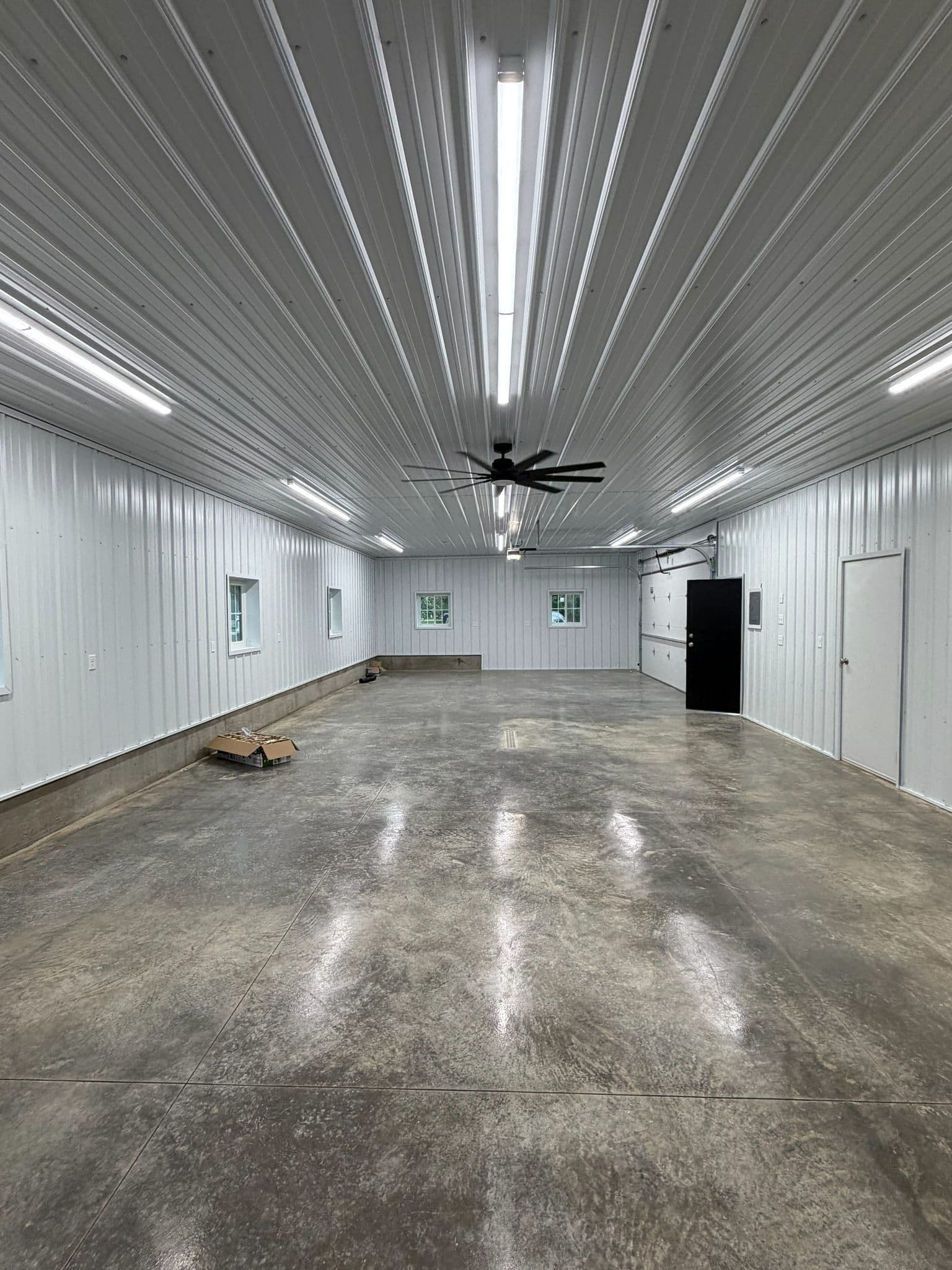 Shop, wide